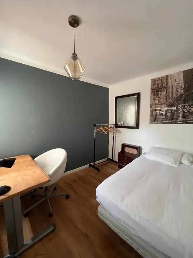 Habitacion Economica Apartment Figueres  Homestay Figueres (Girona)